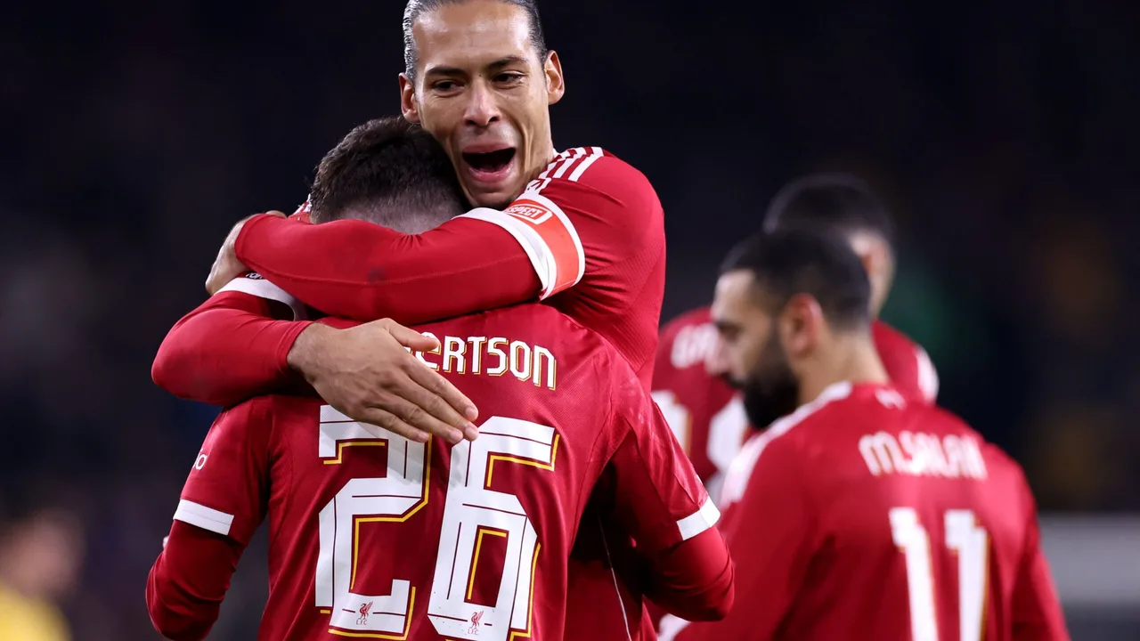 ما القنوات الناقلة لمواجهة ليفربول وتوتنهام في الدوري الإنجليزي 2025-2026؟